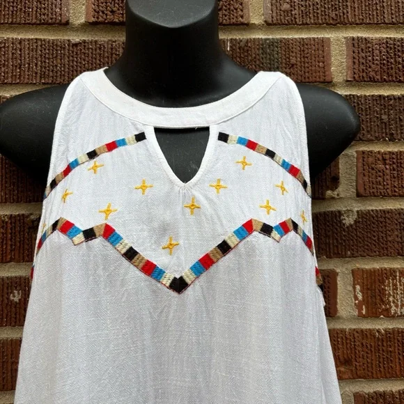 THML Women’s Sz S Linen blend White Embroidered Sleeveless blouse - Picture 2 of 10